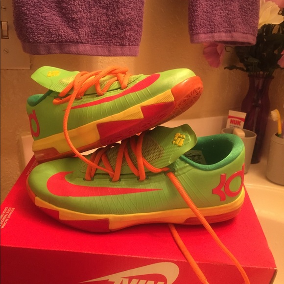 Nike Kevin Durant VI Basketball Shoes - Picture 1 of 2